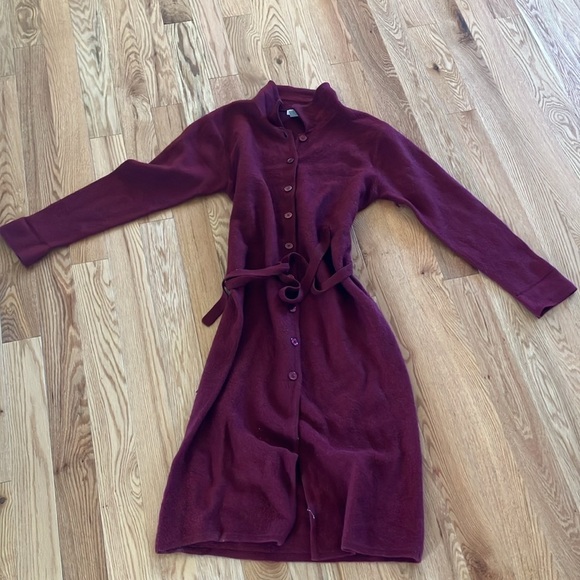Richards & Jones 100% wool burgundy full  length belted cardigan - Picture 4 of 4